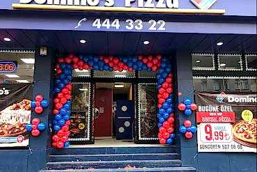 Açılış Organizasyonu Giriş Balon Süsleme ve Kırmızı Halı