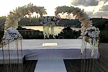 Nikah kürsüsü & kiralık  arka tag ve çiçeği